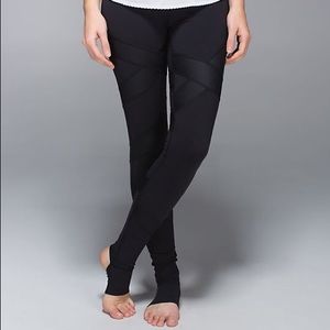 Lululemon CIRE WRAP WUP w/ Stirrups