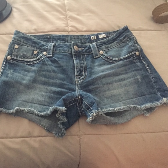 Miss Me Jean shorts size 32