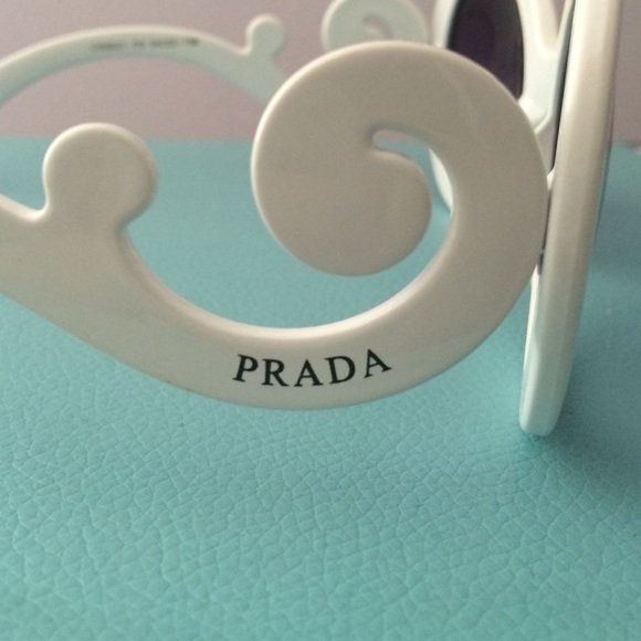 ON HOLD Prada baroque sunglasses - Picture 2 of 3