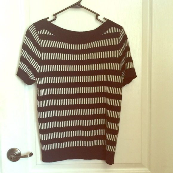 Black and white sweater shirt