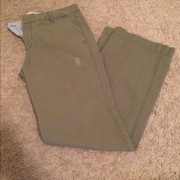 Women's GAP khaki pants!