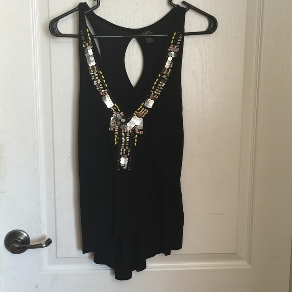 Beaded Hilow black tank