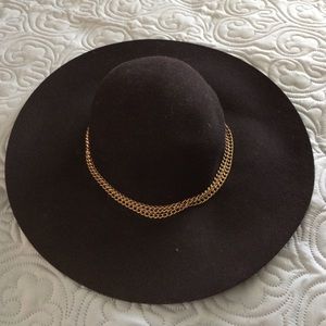 Forever 21 floppy hat