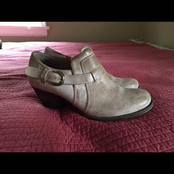 FINAL REDUCTION!  Beige suede ankle booties