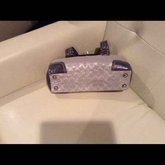 Grey coach rectangle or shape bag - Picture 2 of 4