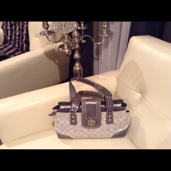Grey coach rectangle or shape bag - Picture 4 of 4