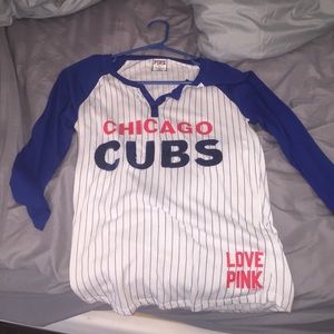 Cubs quarter sleeve shirt! worn once!