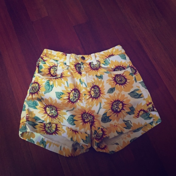 Shorts 💞🌻 - Picture 1 of 1