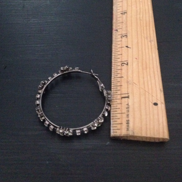 Selling - Picture 2 of 4