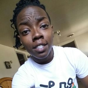 Meet your Posher, Dee