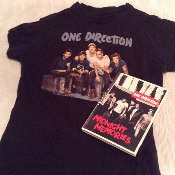 1D gift set!! Midnight Memories deluxe and t shirt