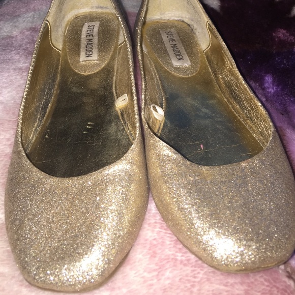 ❌SOLD❌ Steve Madden Gold Sparkly Flats