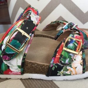 Floral printed buckle sandals