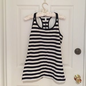 NWOT gap fit tank in black and white never worn