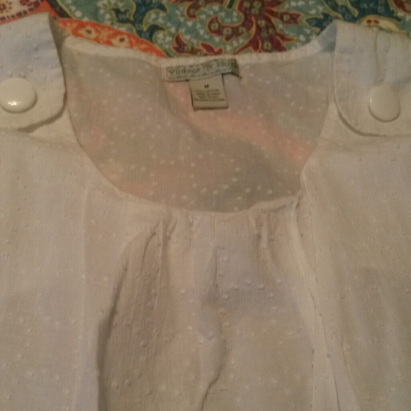 Size medium crcle dot pattern sleeveless blouse - Picture 2 of 3