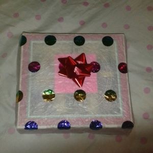 How I rap items when sold (: