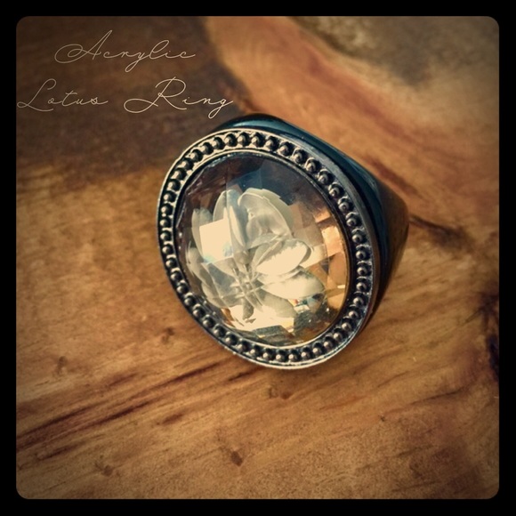 Black & Beige Acrylic Lotus Flower Ring✨