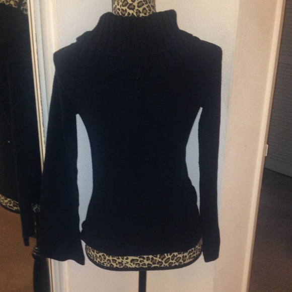 Black Off the Shoulders Long-sleeve Sweater - Picture 3 of 5