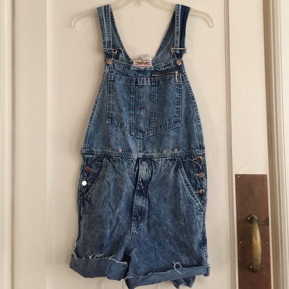 Denim overall shorts 🎶🎶
