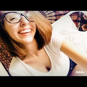 Meet your Posher, Carlee