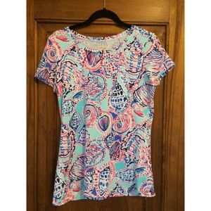 Lilly Pulitzer T in Shell Me About It 🌴💞