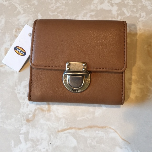 NWT-brown leather wallet