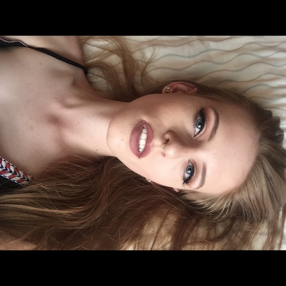 Meet Your Posher, Sarah - Picture 2 of 3