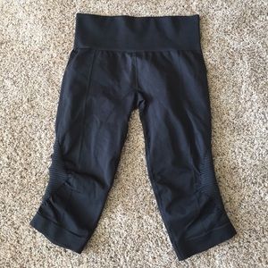 Lulu Capri yoga pants