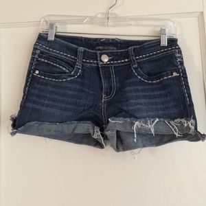 Awesome denim shorts 🔆🔆