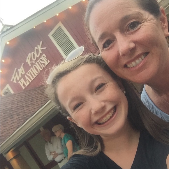 Meet your Posher, Carla