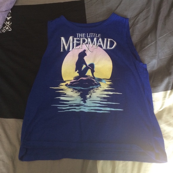 Little mermaid low cropped muscle tee