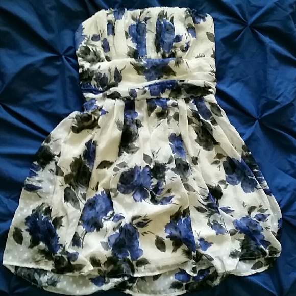 Strapless sundress medium