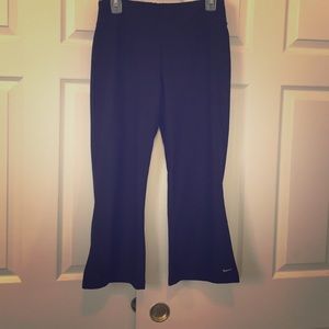 Black Nike Fit dry Capri