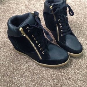 Steve Madden Sneaker Wedge!