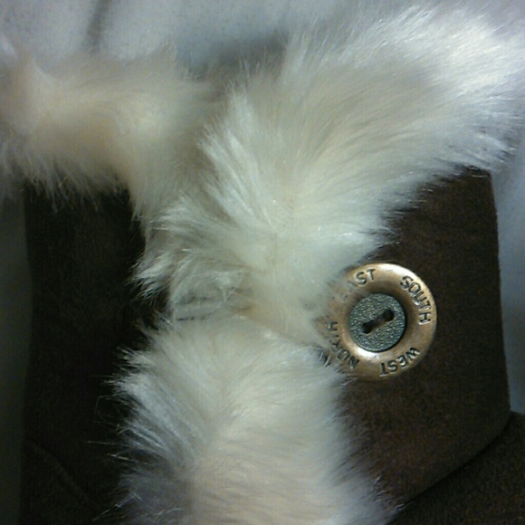 NWOT Boots - Picture 2 of 3