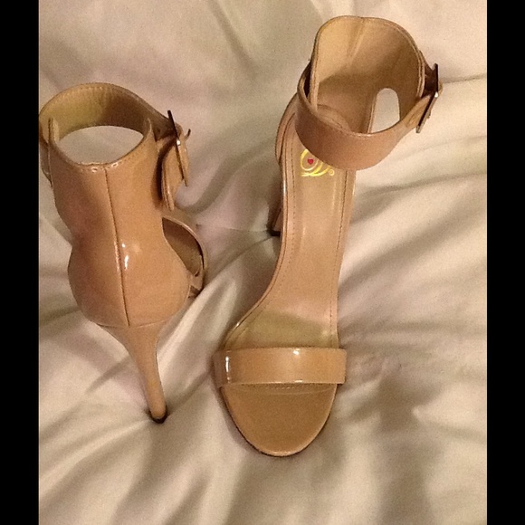 Shoes - STRAPPY HEELS NUDE BEIGE 4 "SEVERAL PICS👠👠👠