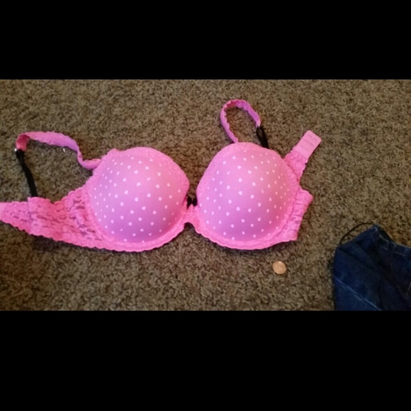 VS pink bra