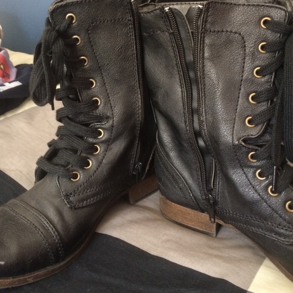 Boots - Picture 2 of 4