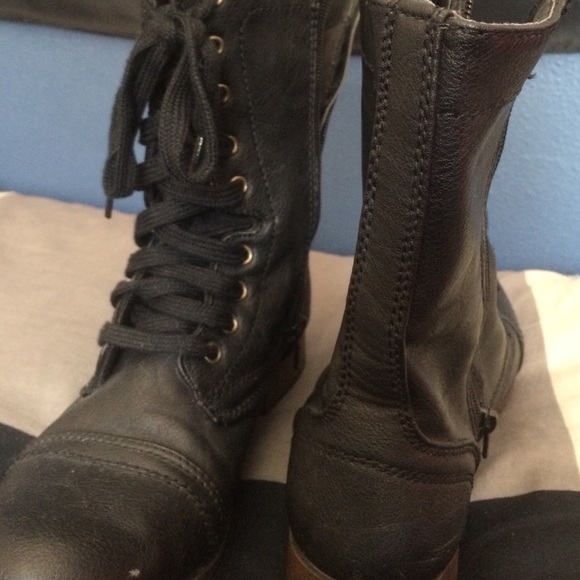 Boots - Picture 3 of 4