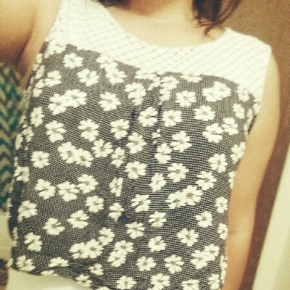 Daisy print crop top - Picture 1 of 3