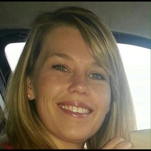 Meet your Posher, Angee