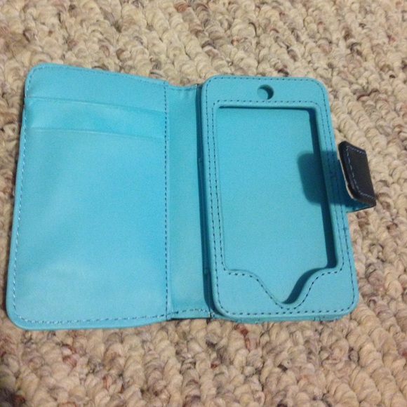 iPod case - Picture 1 of 4