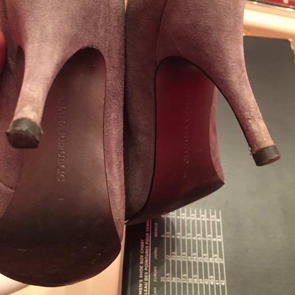 Banana Republic Shoes - BR suede pumps Banana Republic Shoes - BR suede pumps
