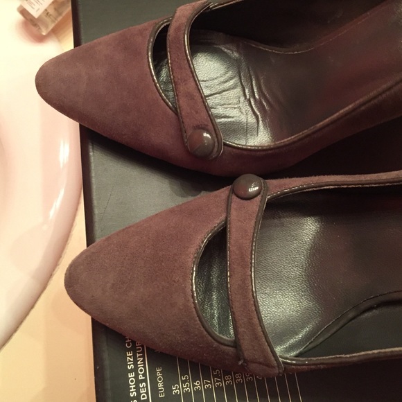 Banana Republic Shoes - BR suede pumps Banana Republic Shoes - BR suede pumps