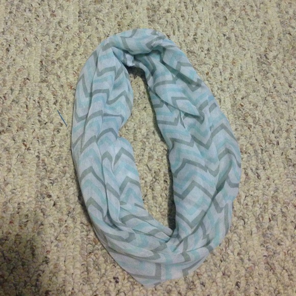 Infinity scarf