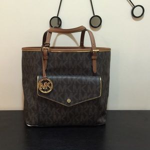 Authentic Michael Kors jet set medium tote