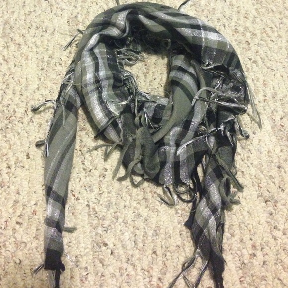 Gray sparkly scarf