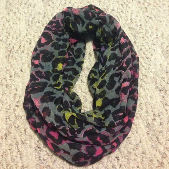 Infinity cheetah print scarf