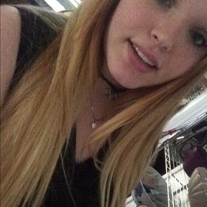 Meet your Posher, Alyssa