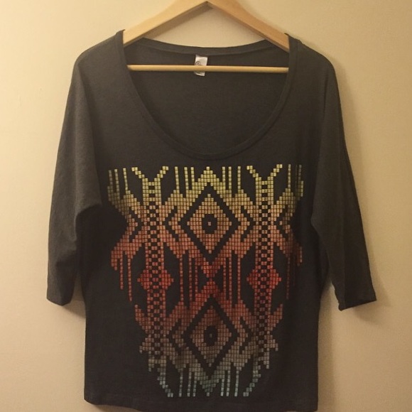 Graphic T-Shirt - Picture 3 of 4